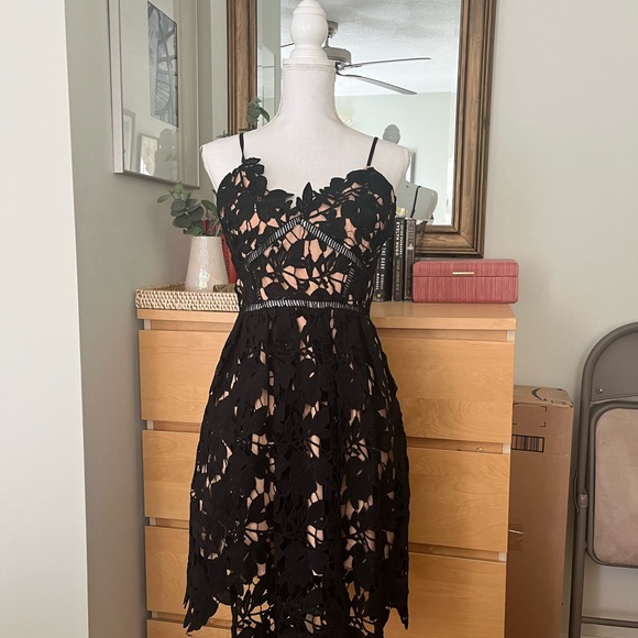 Romeo & Juliet Couture Black Lace Overlay Dress - Picture 2 of 5